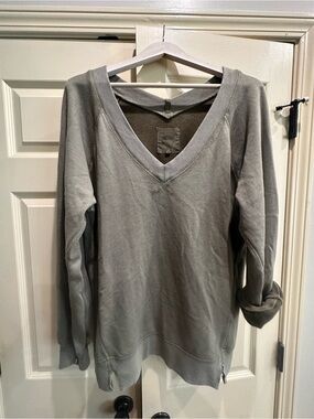 Aerie v-neck oversized sweater-